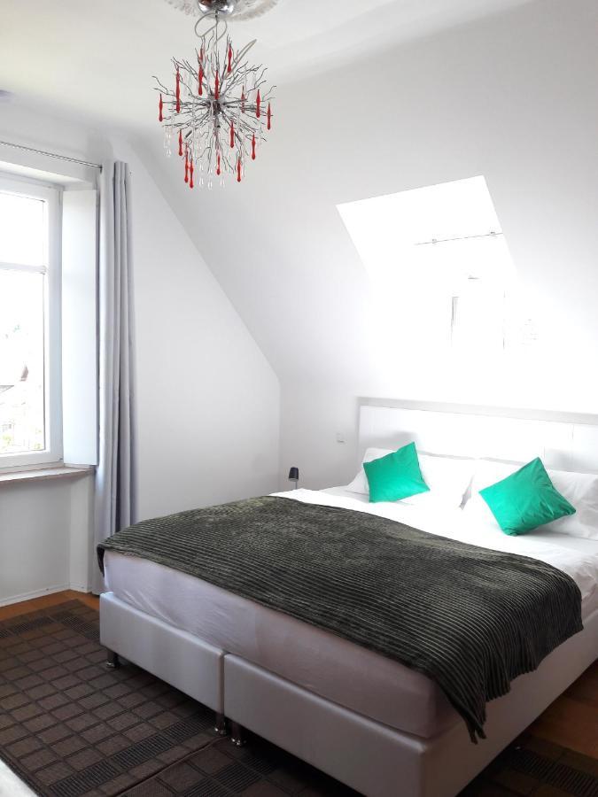 Bismarckstrasse 8